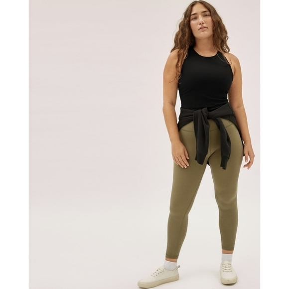 Everlane Tank Top Womens Black Crop The Perform High Neck Shelf Bra NEW - Picture 14 of 14